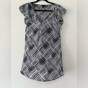 Banana Republic Outlet Black & White Geometric Tunic‎ Swim Cover-Up Size Medium